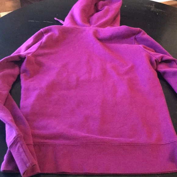 Looks Good Women’s Small Purple North Face Hoodie - Picture 4 of 4